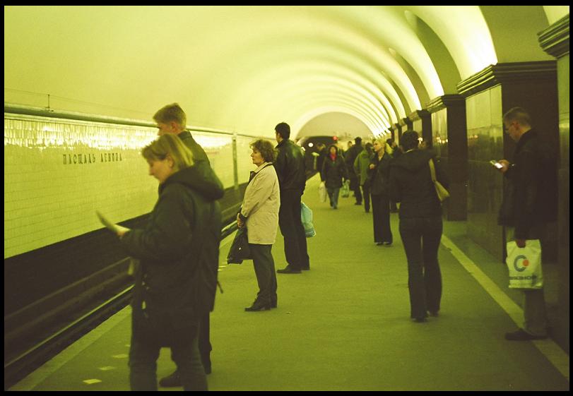 photo "metro life" tags: travel, reporting, 