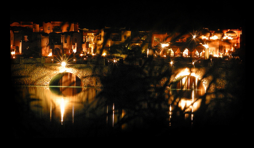 photo "Carnival Mask of El Gouna     (see on black)" tags: landscape, abstract, night