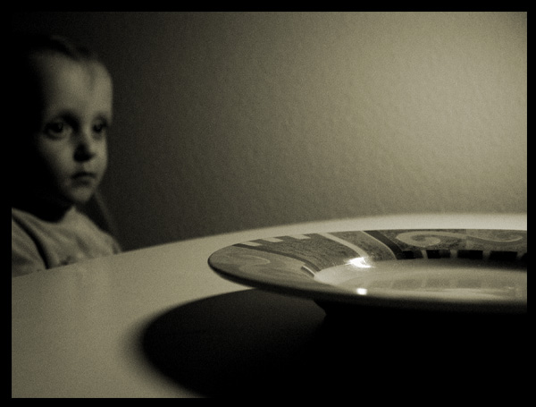 photo "as hungry as you" tags: portrait, black&white, children