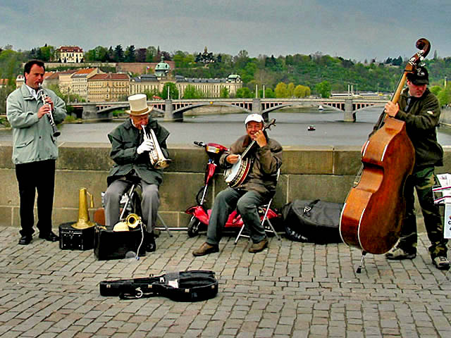 фото "When men came out to play" метки: разное, путешествия, Европа