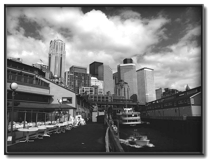 photo "Emerald City" tags: architecture, black&white, landscape, 