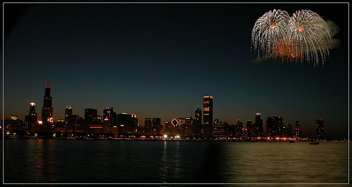 photo "Fireworks in Chicago downtown" tags: architecture, landscape, 