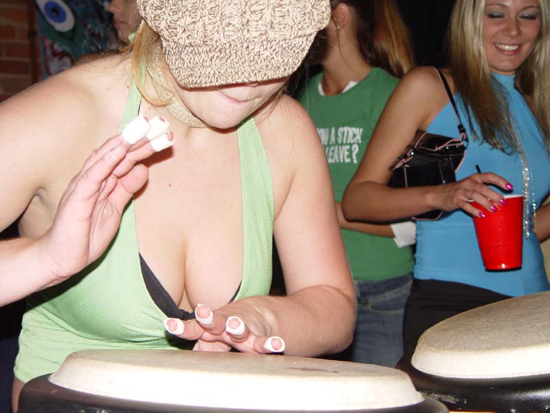 фото "feel my bongos" метки: репортаж, жанр, 
