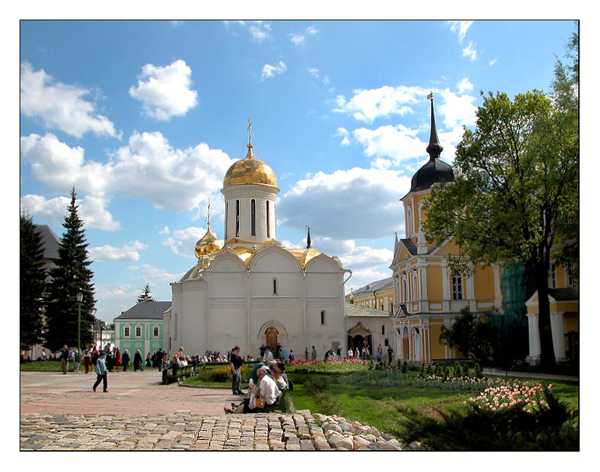 photo "Court yard of a monastery" tags: landscape, summer