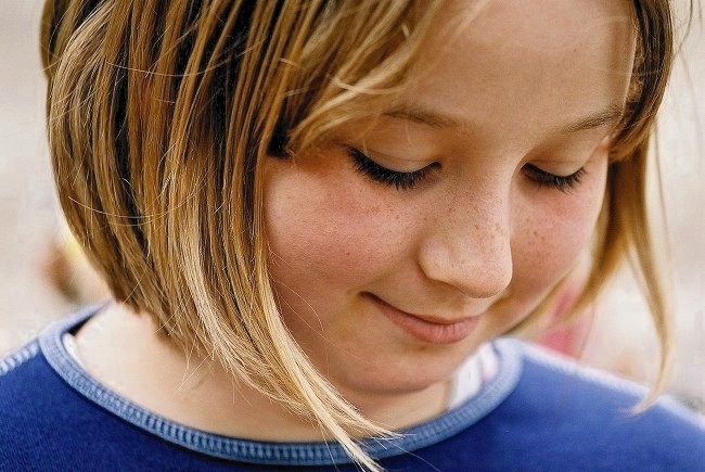 photo "shy..." tags: portrait, children