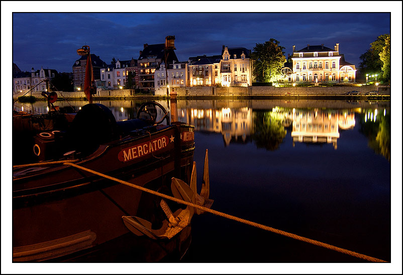 photo "Blue on the river and the boat" tags: architecture, misc., landscape, 