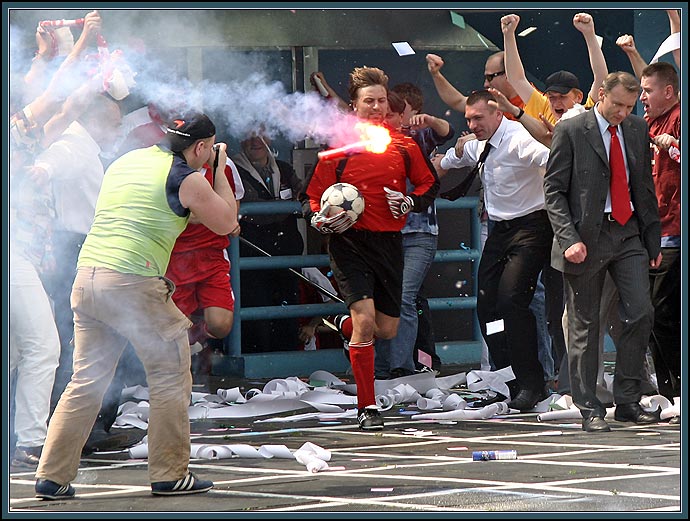 photo "Football passions" tags: reporting, sport, 