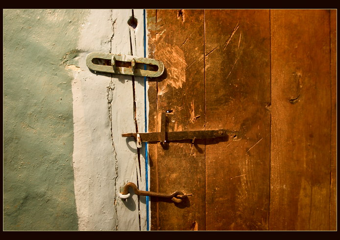 photo "About strong rural locks" tags: genre, old-time, 