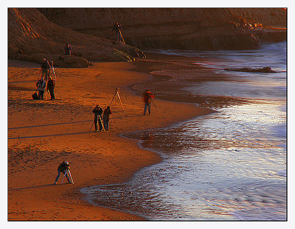 photo "Photographers at work in the early morning" tags: misc., 