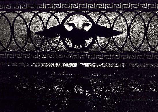 photo "Fencing on Petrograd" tags: architecture, black&white, landscape, 