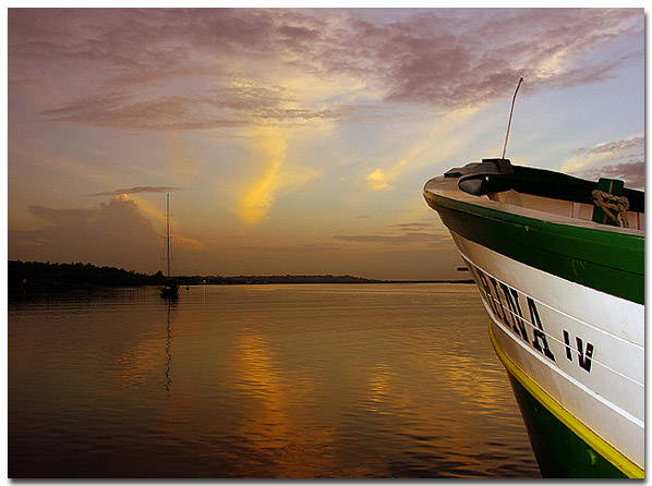 photo "The Boat" tags: misc., 