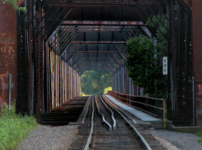 photo "Kirby railroad bridge" tags: architecture, landscape, 