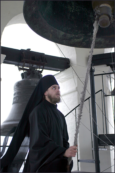 photo "The Bell Ringer" tags: genre, 