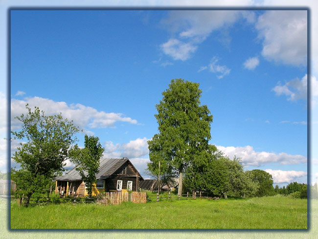 photo "Small house in village" tags: landscape, summer