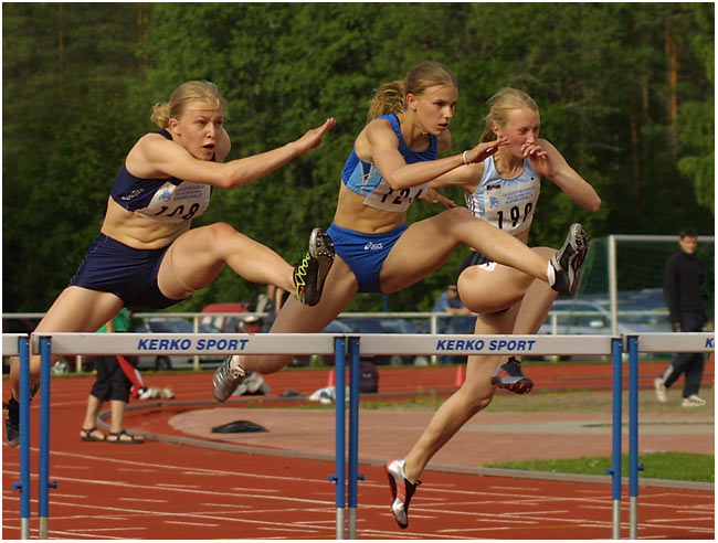 photo "100m hurdles" tags: sport, reporting, 