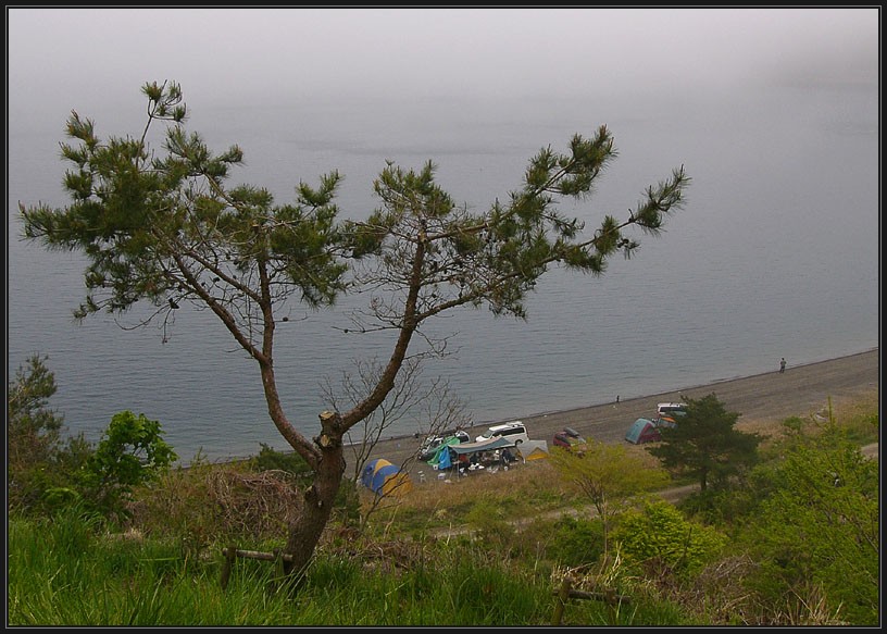 photo "camping site" tags: landscape, forest, water