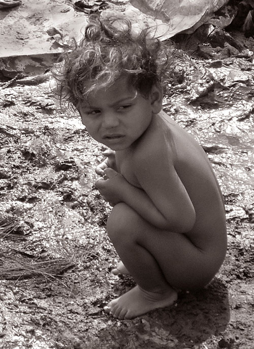 photo "Lonely" tags: black&white, portrait, children