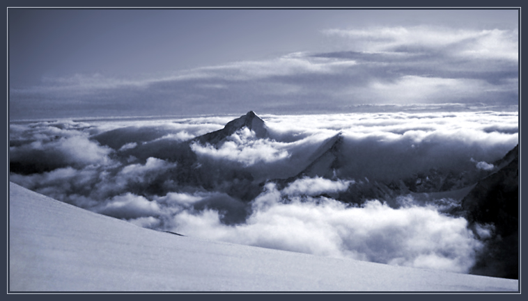 photo "Clouds and mountains (2)" tags: landscape, clouds, mountains