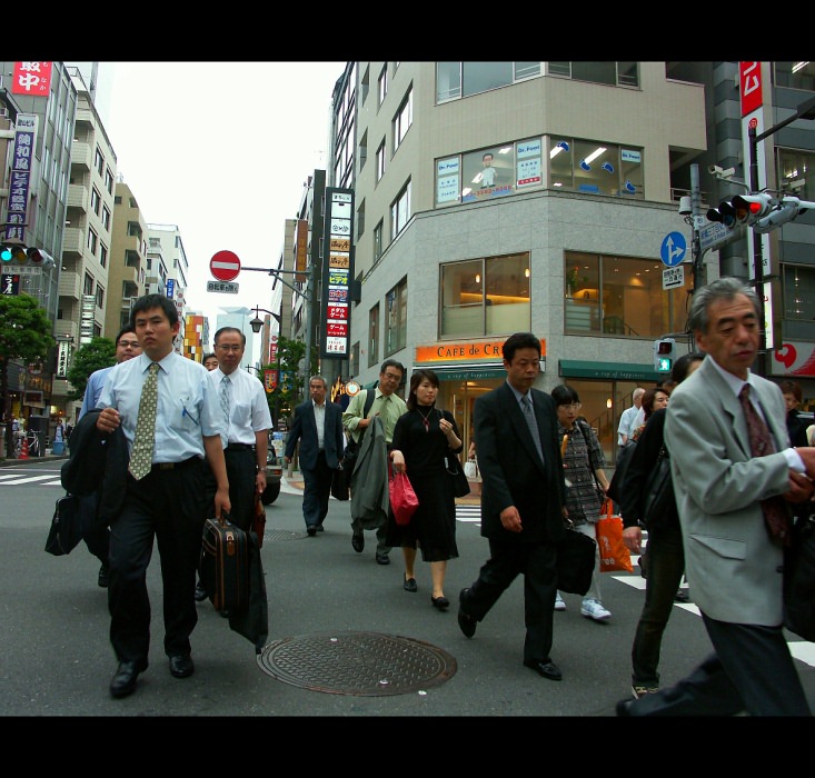 photo "Tokyo. Evening. Back home ..." tags: travel, portrait, Asia