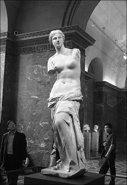 photo "In the Louvre" tags: black&white, travel, Europe