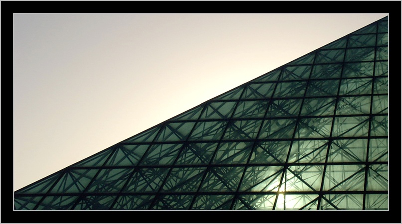 photo "Triangle" tags: architecture, landscape, 