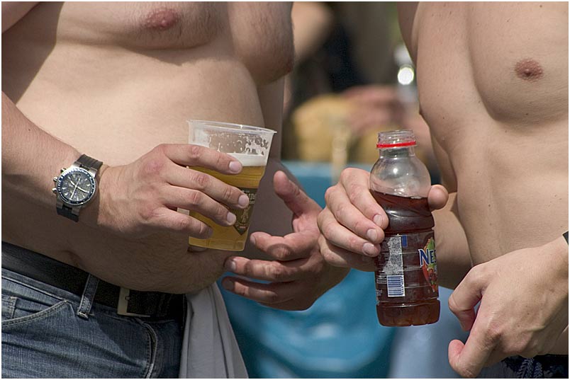 photo "Beer or Tea" tags: portrait, man