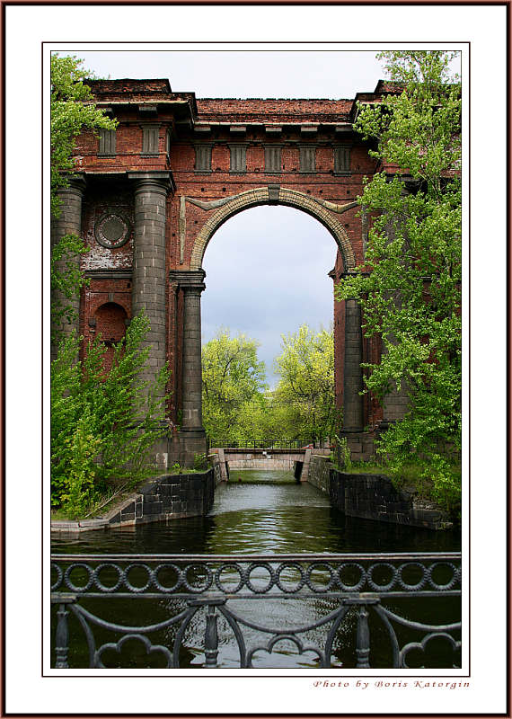 photo "Arch of "New Holland "" tags: architecture, travel, landscape, Europe