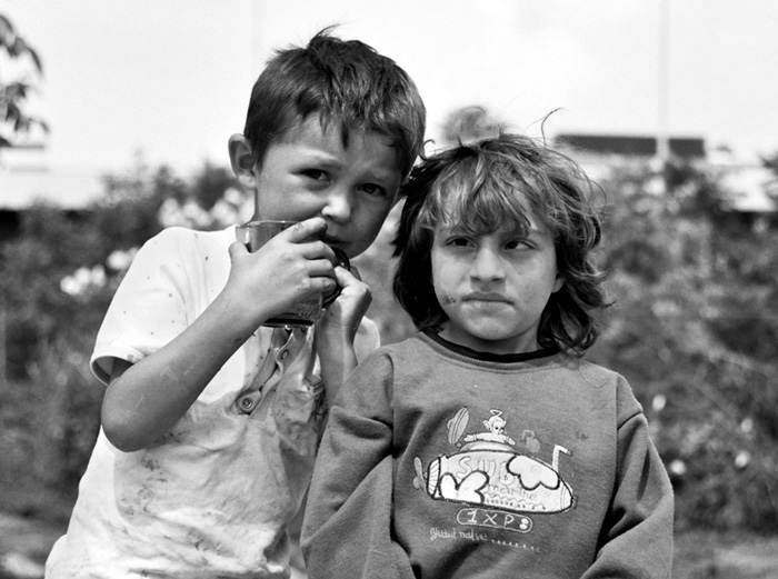 photo "Brother & Sister" tags: black&white, portrait, children