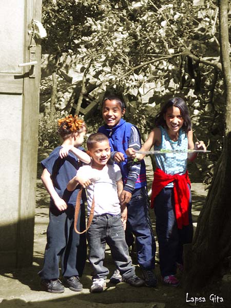 photo "Gipsy children from Ventspils" tags: genre, portrait, children