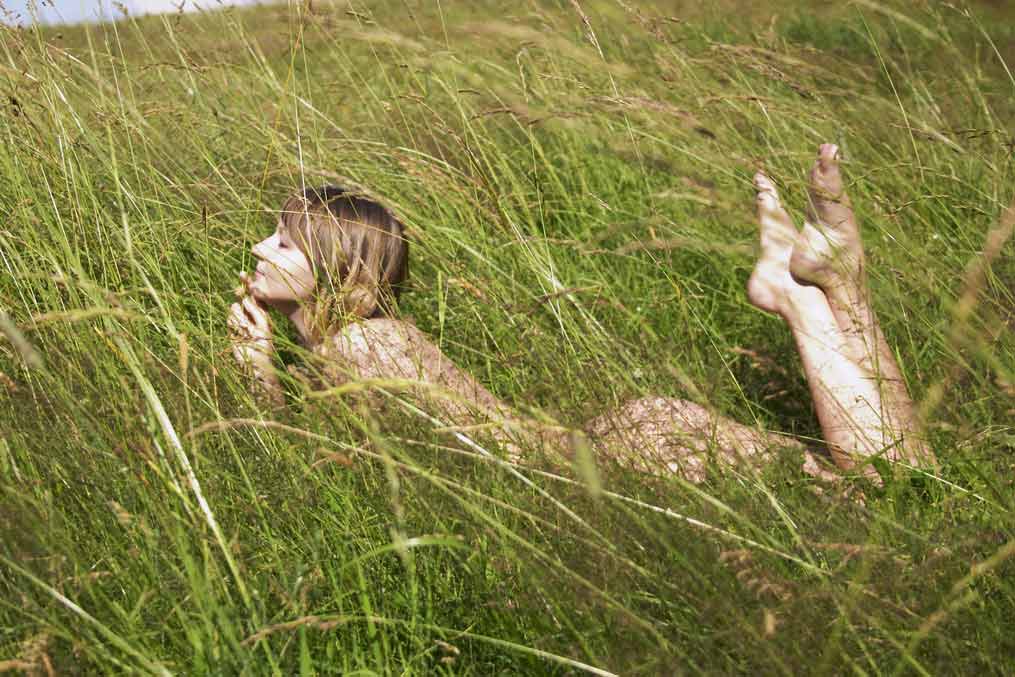 photo "in grass" tags: nude, 
