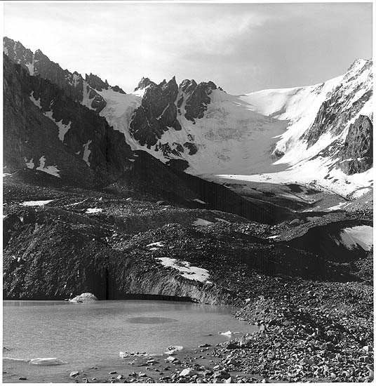 photo "The Pass of Tuyuk-Su" tags: landscape, black&white, mountains