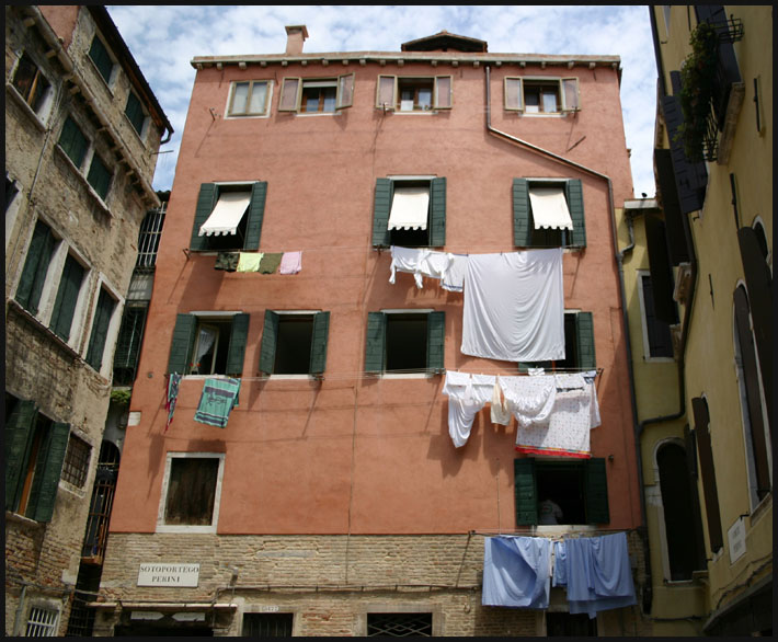 photo "Venice backyards" tags: architecture, travel, landscape, Europe