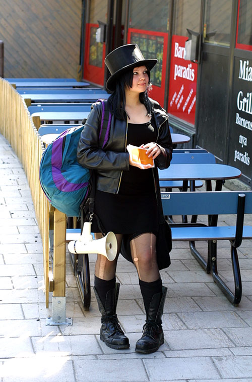 photo "Hat - stockings -  megaphone" tags: still life, portrait, woman