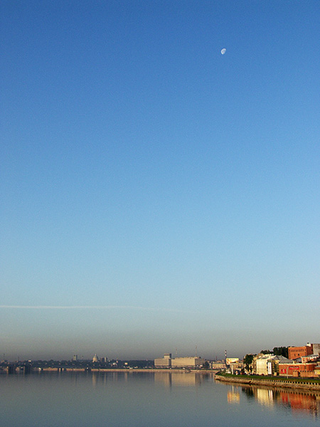 photo "Moon & could" tags: landscape, architecture, sunset