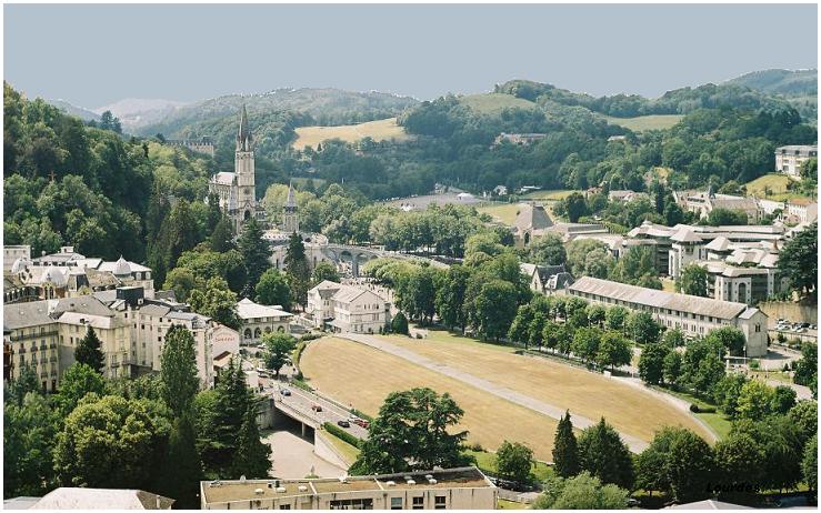 photo "Cathedral of Lourdes" tags: travel, architecture, landscape, Europe