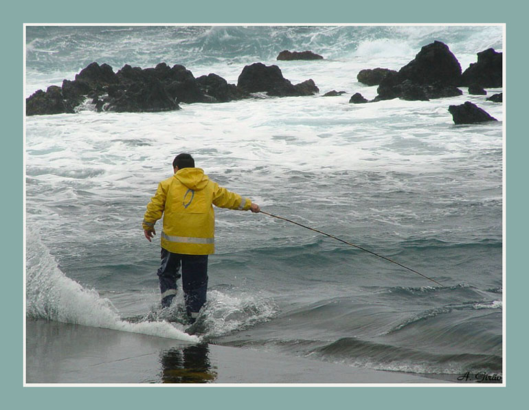 photo "Fishing in turbulent waters" tags: landscape, sport, water