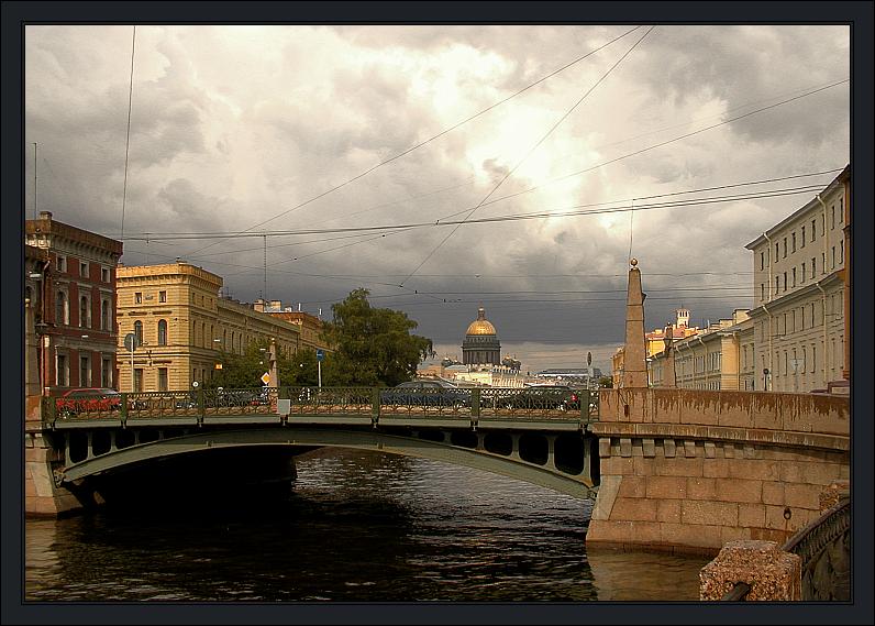 photo "The Potseluev bridge" tags: architecture, landscape, clouds