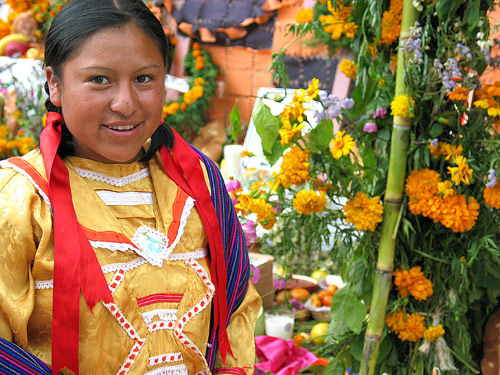 фото "mazahua and flowers" метки: портрет, репортаж, женщина