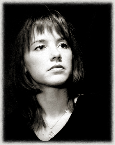 photo "All is serious." tags: portrait, woman
