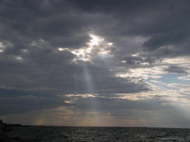 photo "Hide threat" tags: landscape, clouds