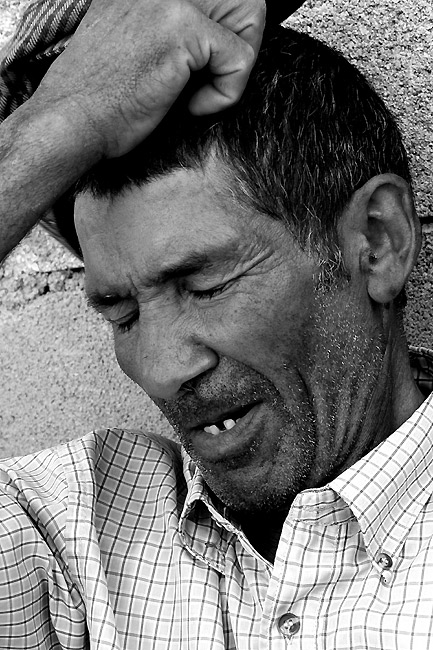 photo "whew!" tags: black&white, portrait, man