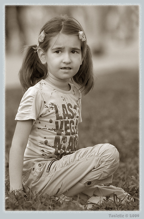 photo "Oh, mummy!...." tags: portrait, black&white, children