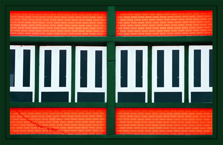 photo "School windows" tags: architecture, abstract, landscape, 