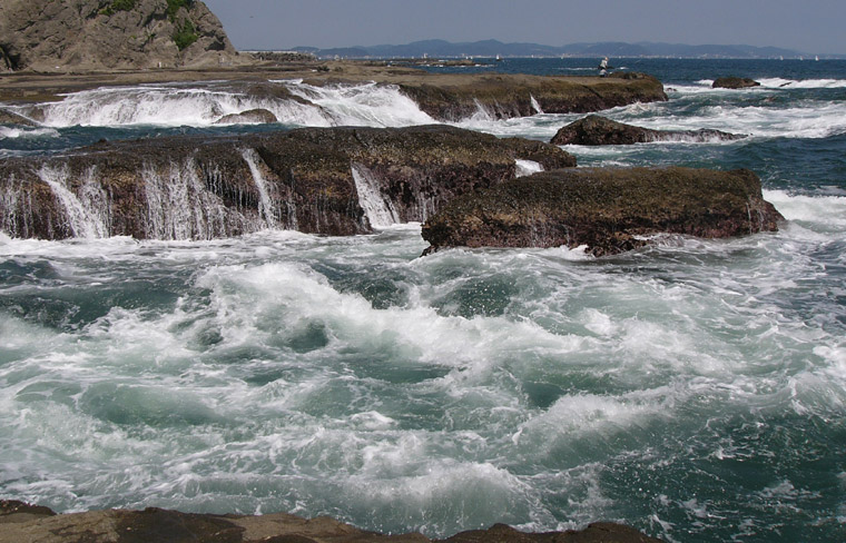 photo "rocky beach" tags: landscape, water