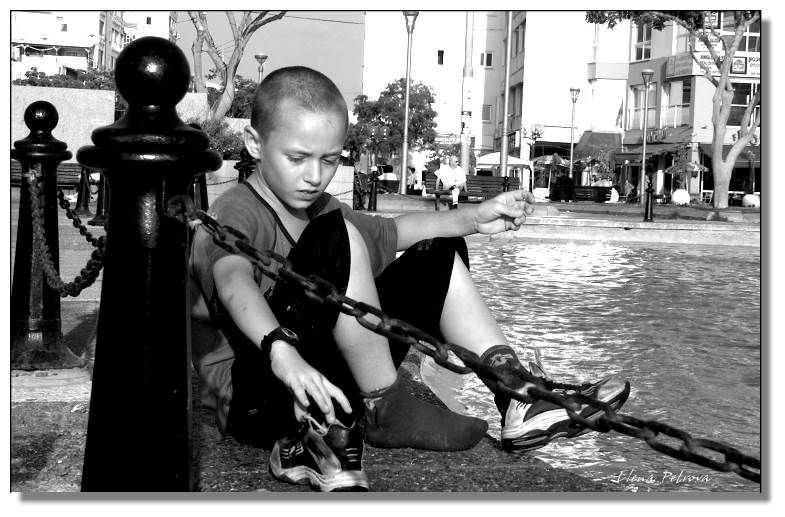 photo "difficult childhood" tags: genre, black&white, 