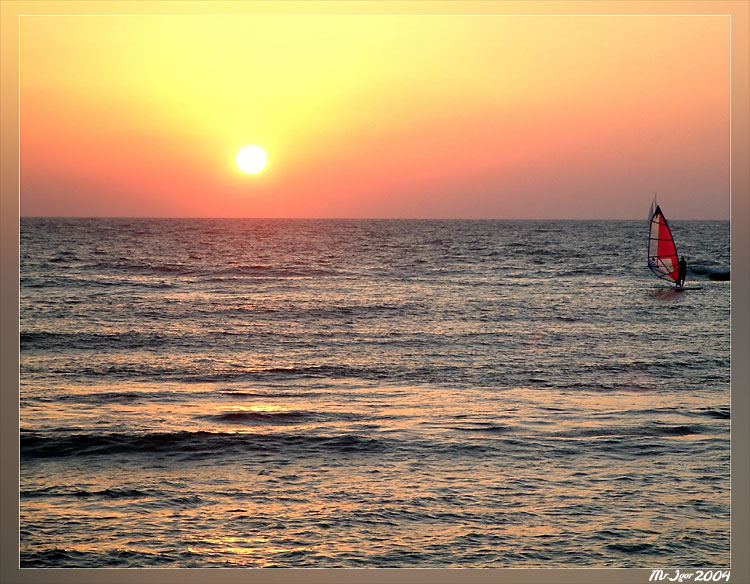 photo "Sail & sea" tags: landscape, sunset, water