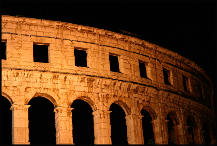photo "Pula`s arena in the night" tags: architecture, travel, landscape, Europe