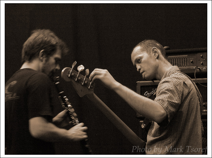 photo "the hard work - soundcheck" tags: reporting, genre, 