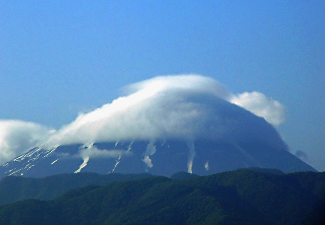 фото "Mt.Fuji with cloud hat" метки: пейзаж, горы