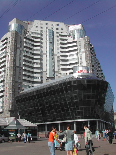 photo "The ocean liner of a megacity" tags: architecture, landscape, 